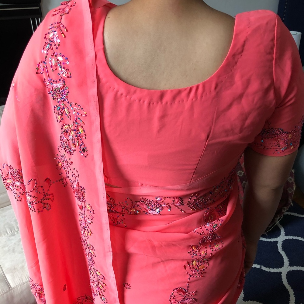 Georgette saree with embroidery and sequins work. - Picture 5 of 11